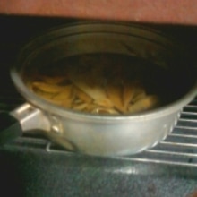 これで花粉症を乗り切ろう りんごの煮汁入り甜茶紅茶 レシピ 作り方 By こあくま527 楽天レシピ これで花粉症を乗り切ろう りんごの煮汁入り甜茶紅茶 レシピ 作り方 By こあくま527 楽天レシピ